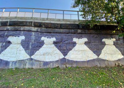 42 Dresses street art