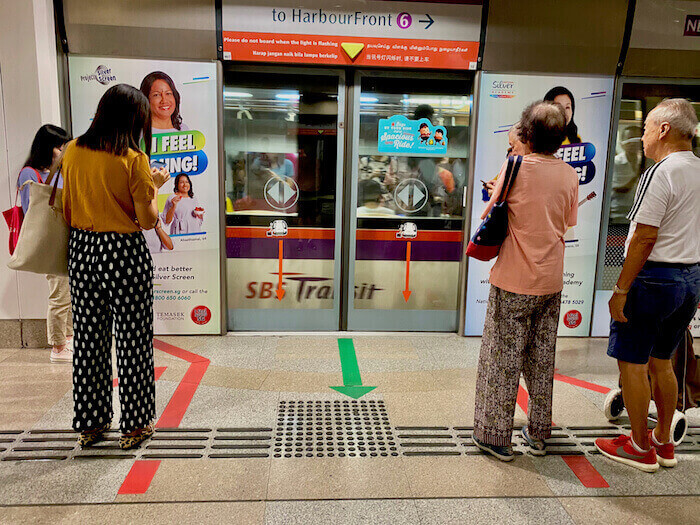 Singapore MRT Waiting lines